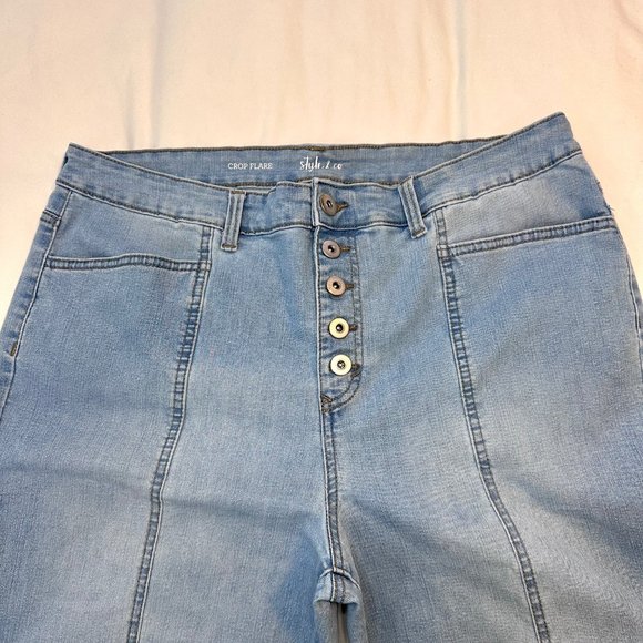 Button-Fly Cropped Flare Seamed Front Jeans 18 - Picture 5 of 12